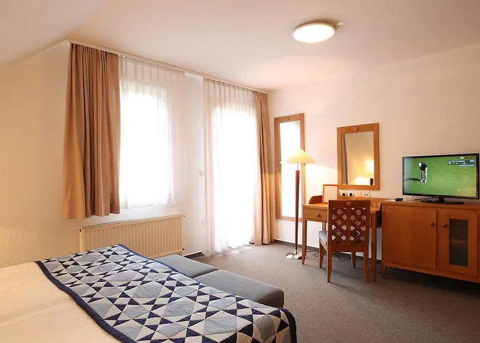 King's And Lake's House Golf Course Royal Hotel